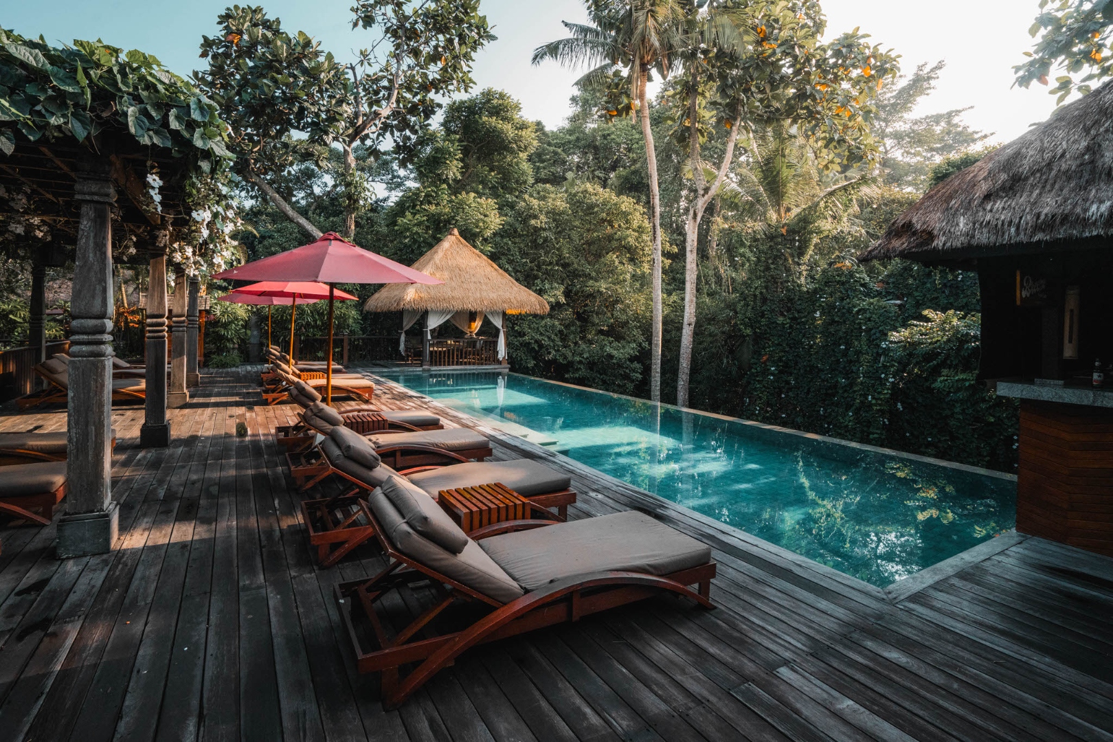 Adiwana Jembawan infinity pool and deck